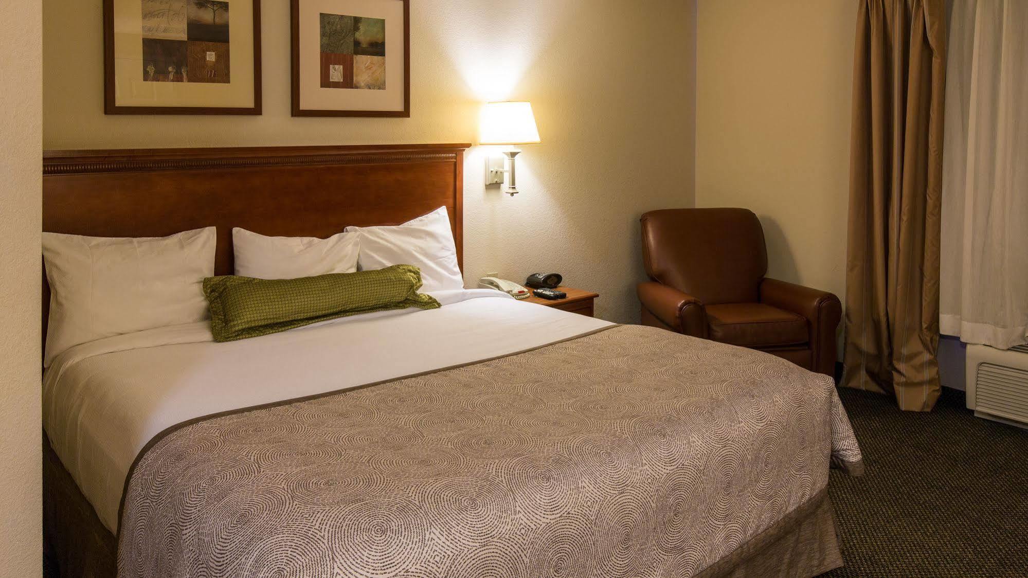 แคนเดิ้ลวูด สวีท น็อกซ์วิลแอร์พอร์ต-อัลโคอา Hotel อัลคอ ภายนอก รูปภาพ